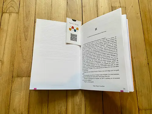 Impression livre Saint-Nazaire : gros plan d'un livre ouvert illustrant une impression professionnelle et soignée.