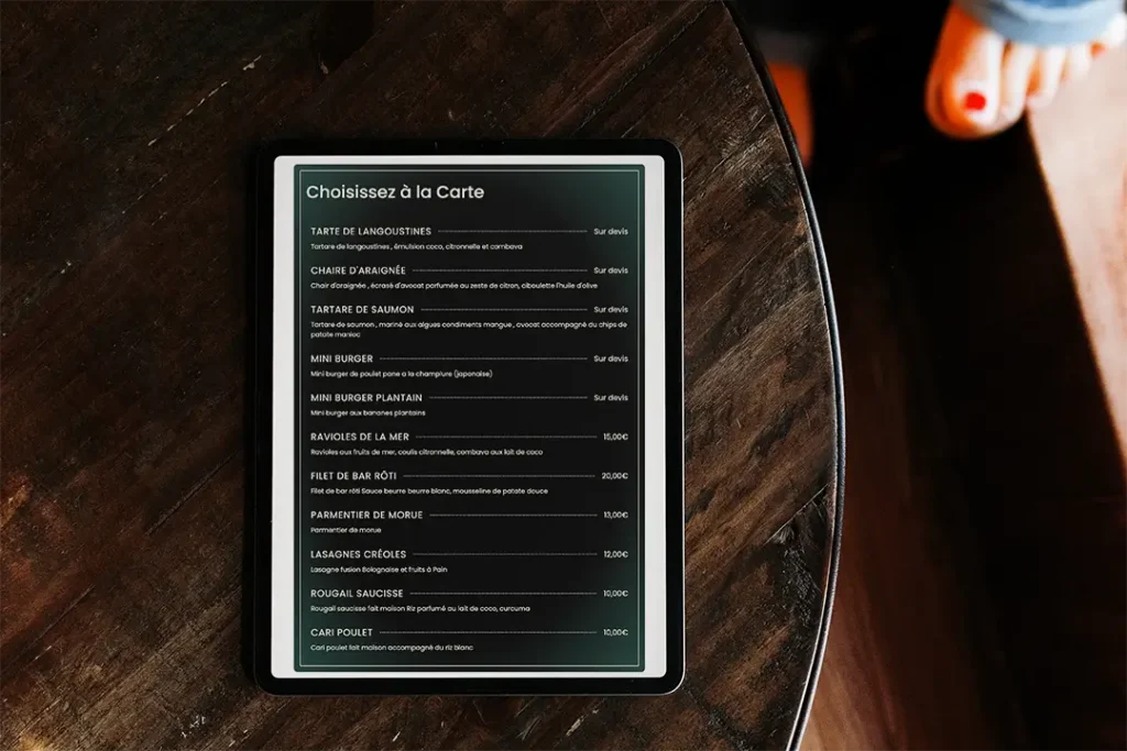 Exemple de menu numérique créé par DC&C pour le traiteur Les Secrets de Carmen. Design web et graphique sur mesure pour les professionnels de la restauration.