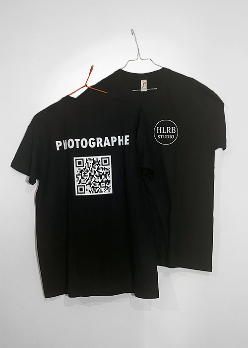 Impression textile Saint-Nazaire – tee-shirt personnalisé avec logo sur le cœur et QR code au dos